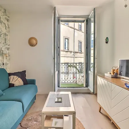 Blue De - Central - Balcon * Nîmes